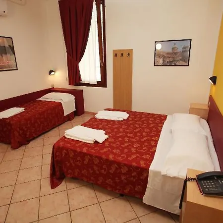Hotel Mantegna Stazione 3*