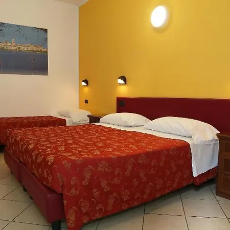 Hotel Mantegna Stazione 3*