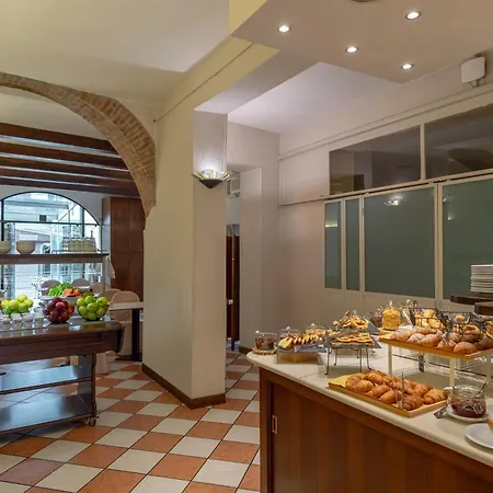 Mantegna Stazione Hotel 3*