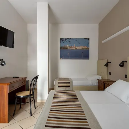 Mantegna Stazione Hotel 3*