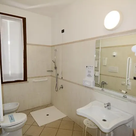 Mantegna Stazione Hotel 3*