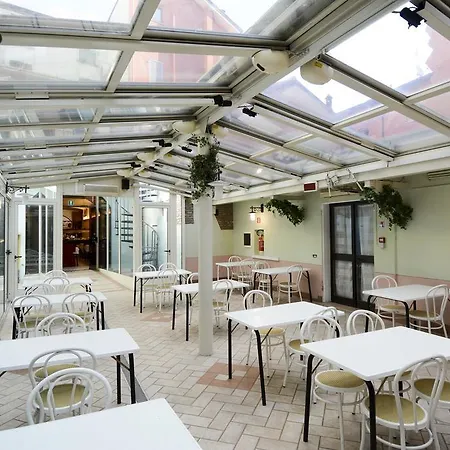 Hotel Mantegna Stazione 3*