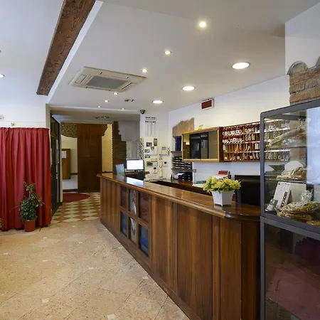 Mantegna Stazione Hotel 3*