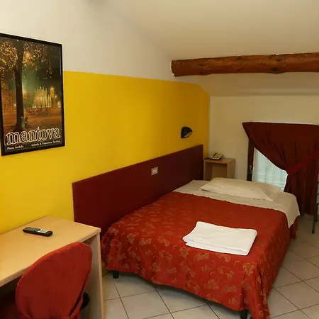 Hotel Mantegna Stazione 3*