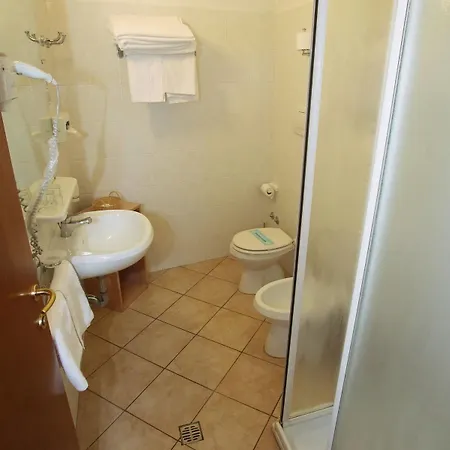 Mantegna Stazione Hotel 3*
